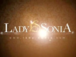 Ms Sonia Gives a Massage then gets Fucked Hard: xxx clip 9d
