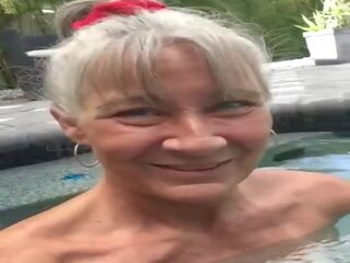 Perverssi mummi leilani sisään the altaan, vapaa likainen video- 69 | xhamster