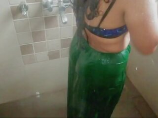 Intialainen äitipuoleni kylpyhuone seksi, vapaa hemaiseva xxx klipsi a2