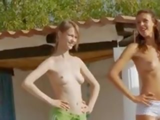Six Naked Girls By The Pool From Usa